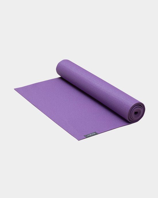 Produktbild på en yogamatta från Yogiraj i storleken 6mm i färgen lila.